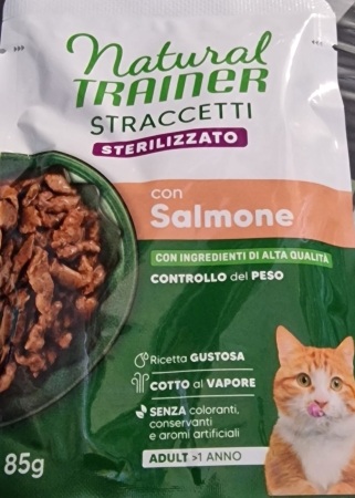 NATURAL TRAINER STRACCETTI STERILIZZATO CON SALMONE Gatti
